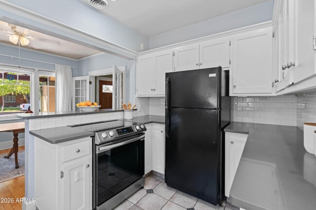 Photo - 522 W Willetta St