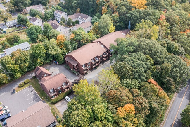 Building Photo - 1 Fairfield Ave Unit C4