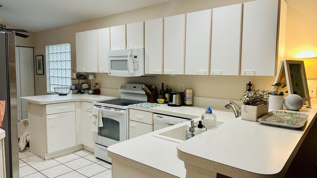 Photo - 1592 Carriage Brooke Dr