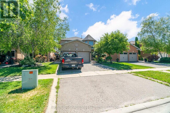 Photo - 8890 Martin Grove Rd
