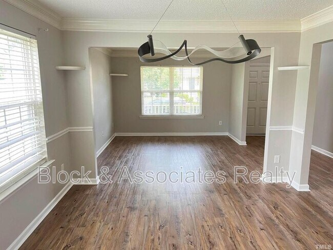 Photo - 5013 Marathon Ln