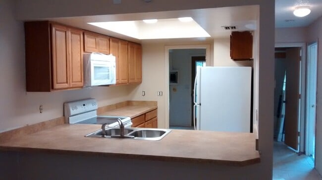 Photo - 122 W Perry Ln