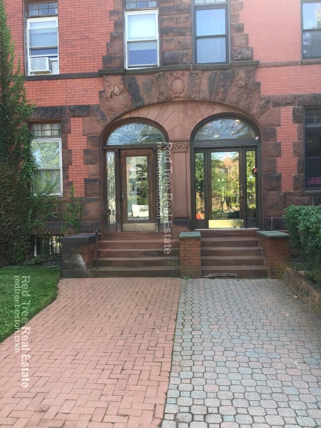 Photo - 1815 Beacon St Unit 8