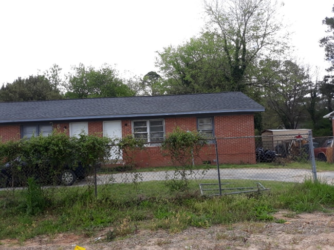 Building Photo - 110 Sun Valley Dr