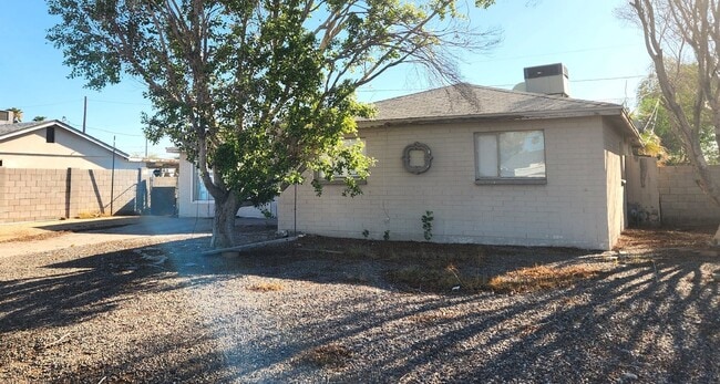 Building Photo - 4 BEDROOM SINGLE FAMILY HOME FOR LEASE PHOENIX