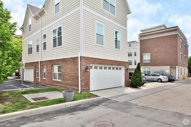 Building Photo - 1012 Ewing Alley Rental
