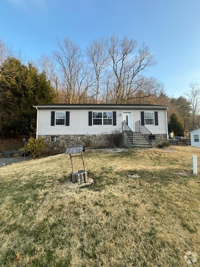 Building Photo - 3 bedroom 3 bathroom Rental