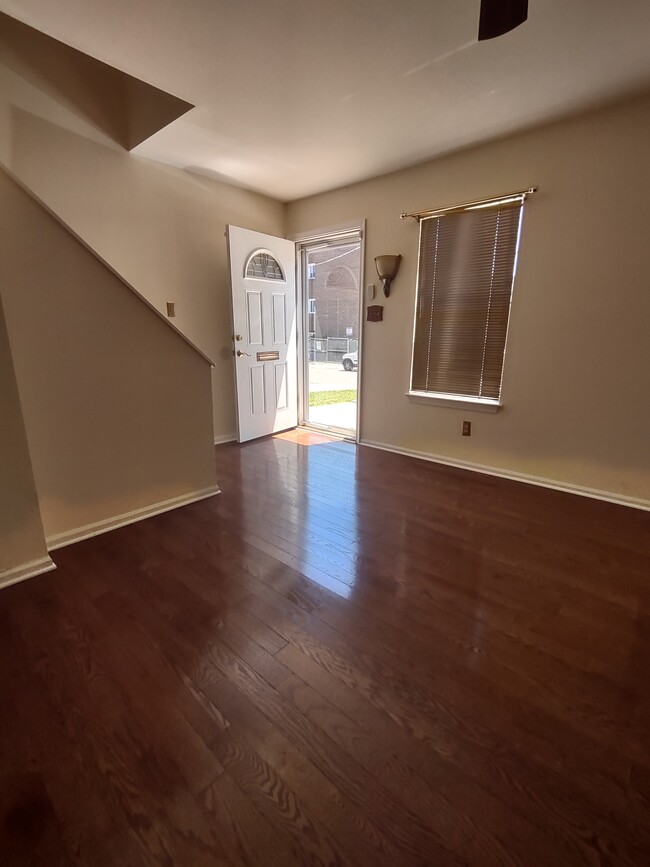 Photo - 3003 Tatnall St