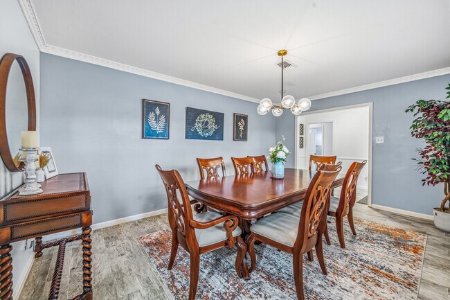 Photo - 8426 Edgemoor Dr