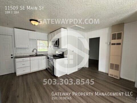 Photo - 11509 SE Main St