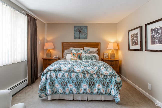 2BR, 1BA, 800 SF - Model