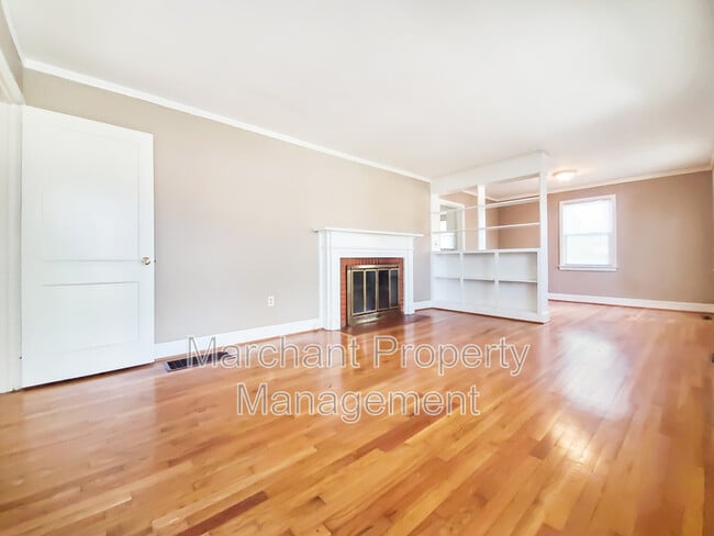 Photo - 8 E Circle Ave