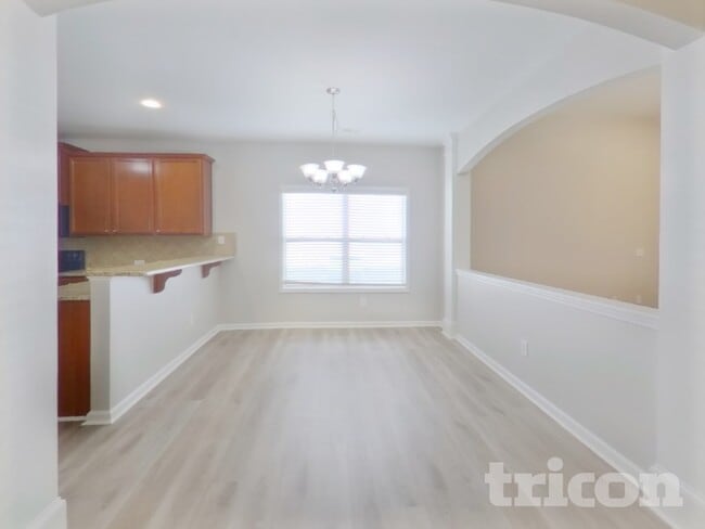 Photo - 118 Greenbank Dr
