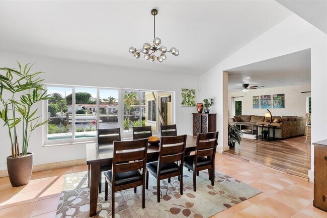 Photo - 2484 SE 12th St