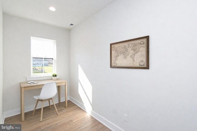 Photo - 51 E Clymer Ave