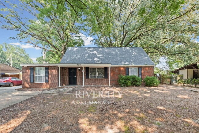 Building Photo - Beautiful 2 Story Home, Section 8 Welcomed !!!!!!