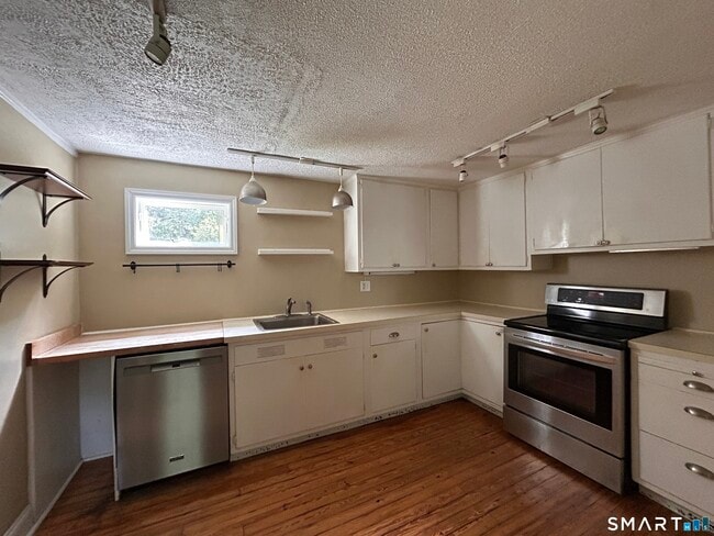 252 W Norwalk Rd