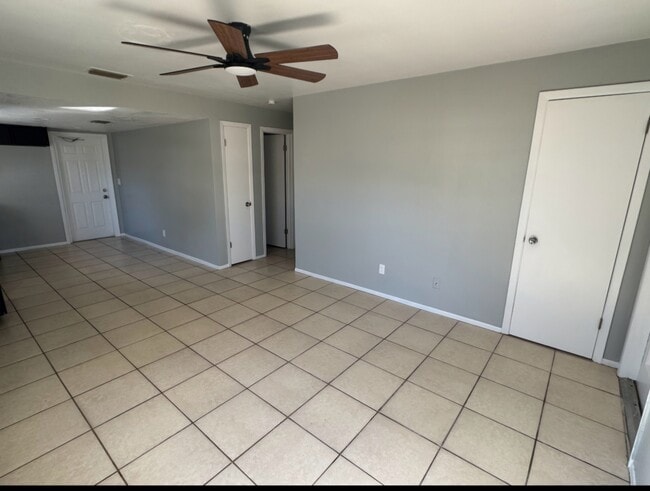 Sala de estar - 2962 62nd Ave N Unidad 2962