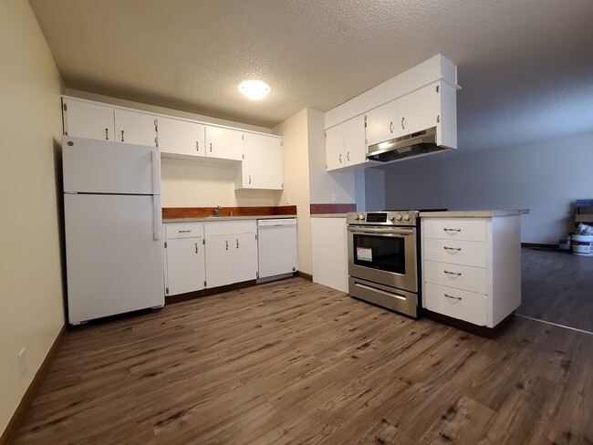 Kitchen - 7401 S Prospect St Apartments Unit 1