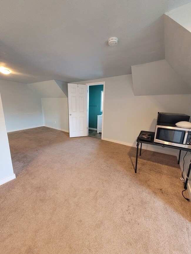 Photo - 435 Ash St Unit G