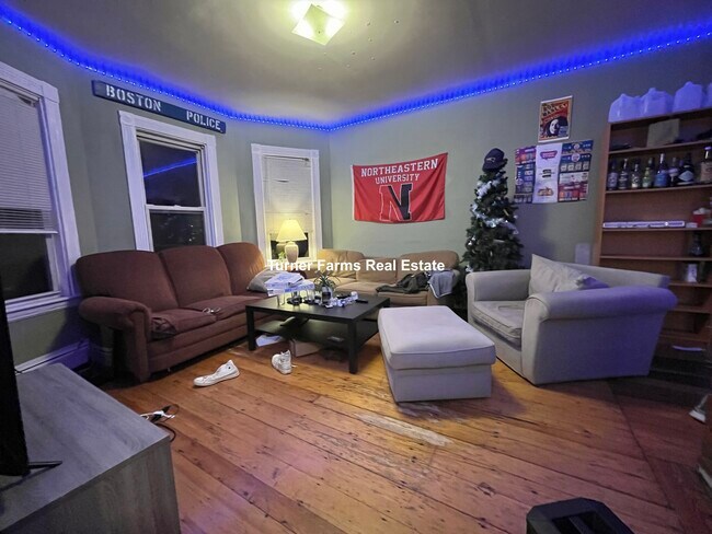 Photo - 168 Hillside St Unit 3