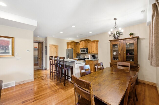 3023 Lower Saddleback Rd