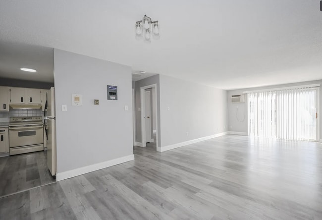 Photo - 1 Pembroke Dr Unit 19