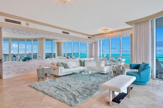 Photo - 100 South Pointe Dr Unidad 1504