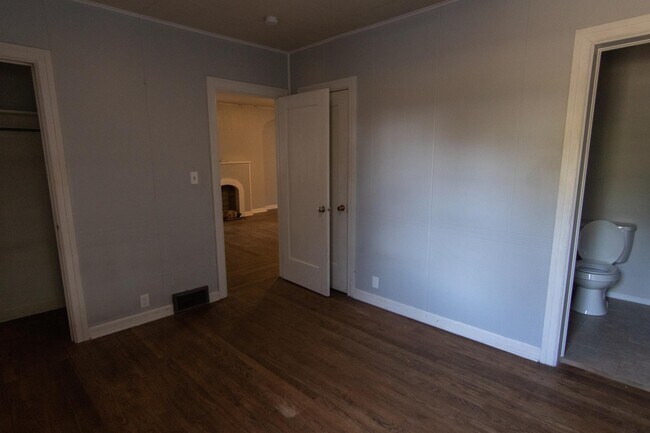 Photo - 810 E Lewis St