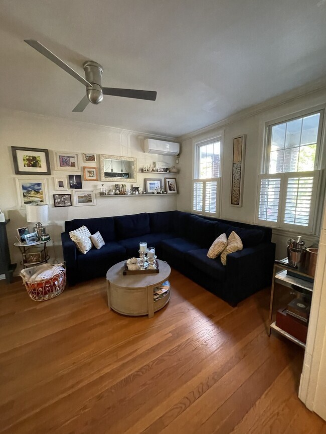 Photo - 1833 Burke St SE