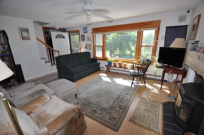 Photo - 293 Barnumville Rd