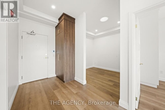 Photo - 153 Main St E Unit 3