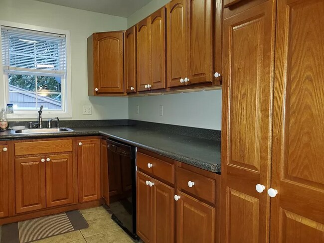 Kitchen - 107 E Poplar St