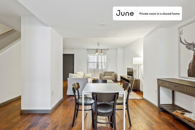 Room in Shared 5 bed/2 bath home in Logan Circle