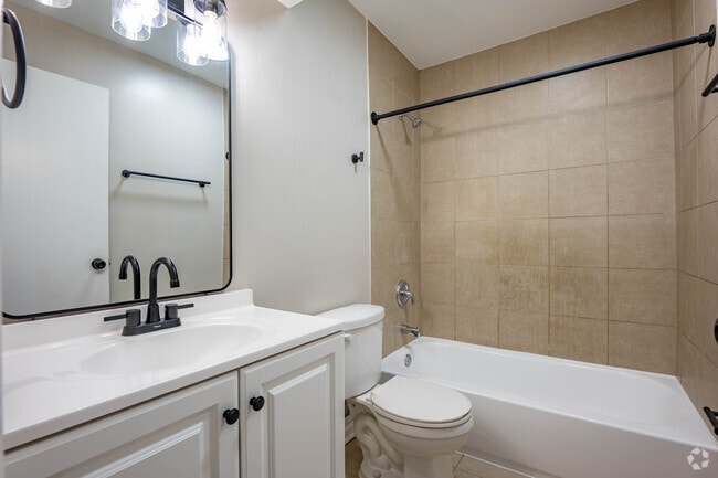 2 habitaciones, 1,5 baños, 1000 pies cuadrados, baño