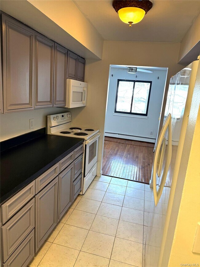 Photo - 2401 Cherry Hill Dr