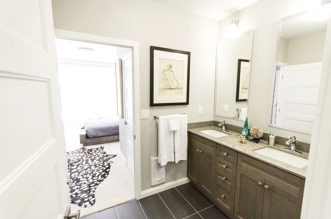 940 On The Park - Luxury Rentals