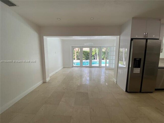 Photo - 19330 NE 18th Pl