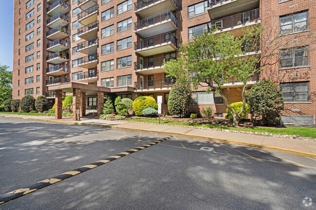 Building Photo - 225 St Pauls Ave Unit 16E Rental