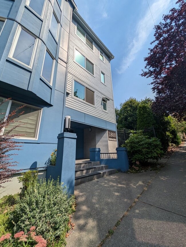 Building Photo - Capitol Hill Condo Available in June - Two Bedroom, High Floor Unit w/ A/C