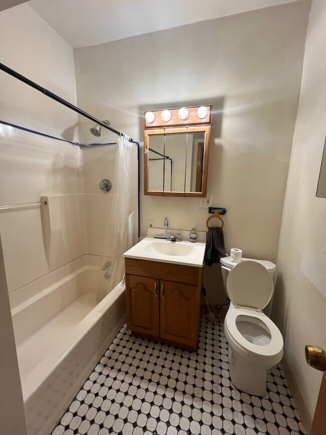 Photo - 346 Faneuil St Unit 2