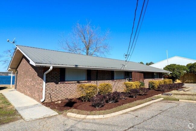 Building Photo - Remodeled Duplex on Logan Martin Lake Rental