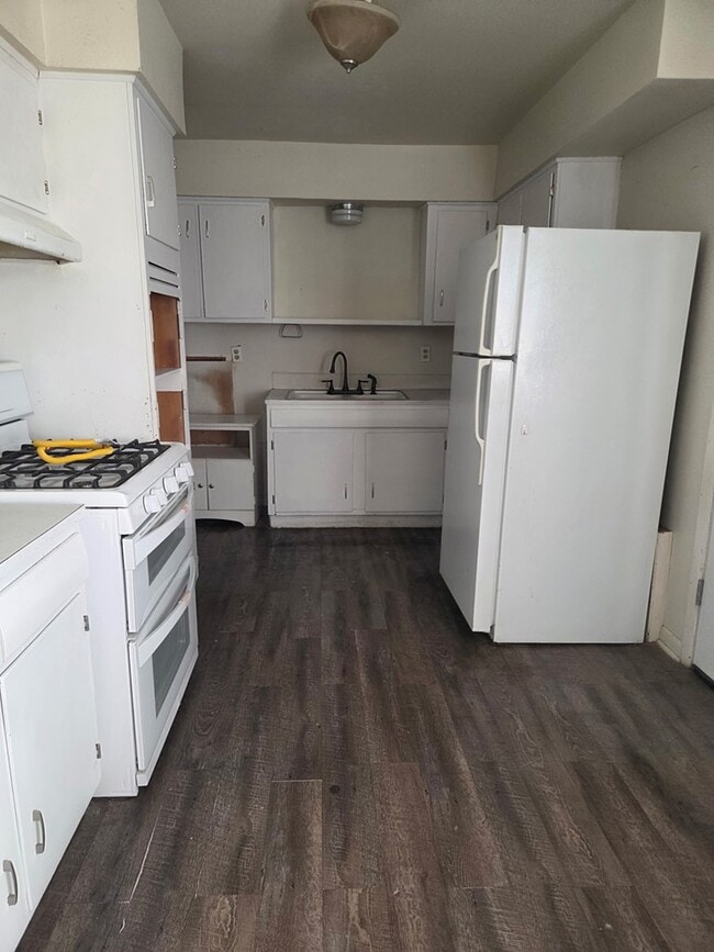 Photo - 452 N Ave B