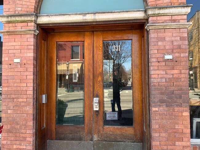 331 Ludlow Ave Unidad 4