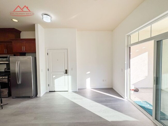 Building Photo - 20128 Stevens Creek Blvd Unit #209