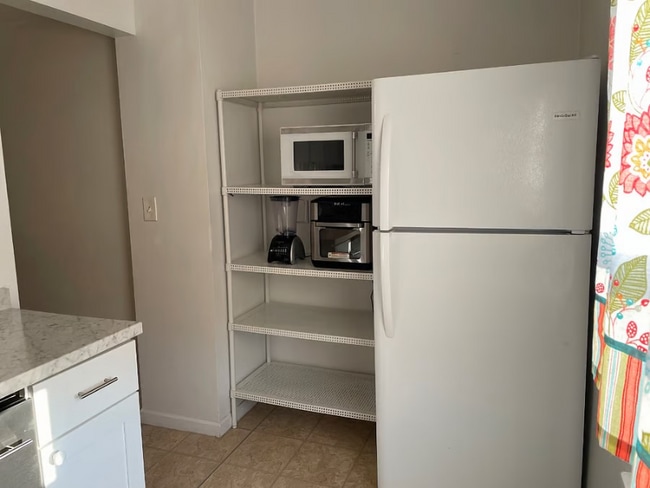 Photo - 52 18th St Unit 2 br upper updated fully furnished apt