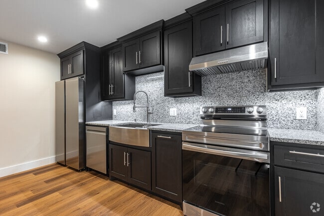 1BR, 1BA - 450SF - Kitchen