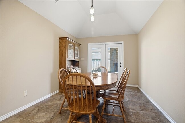 Photo - 2524 Warkworth Ln