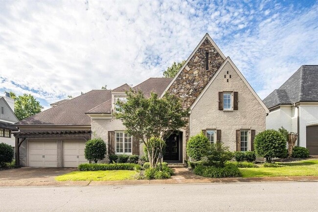Building Photo - HOME FOR SALE or rent Gorgeous executive home in gated community!