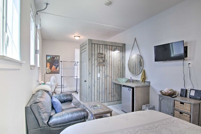 Photo - 4208 Benepe St Unit B